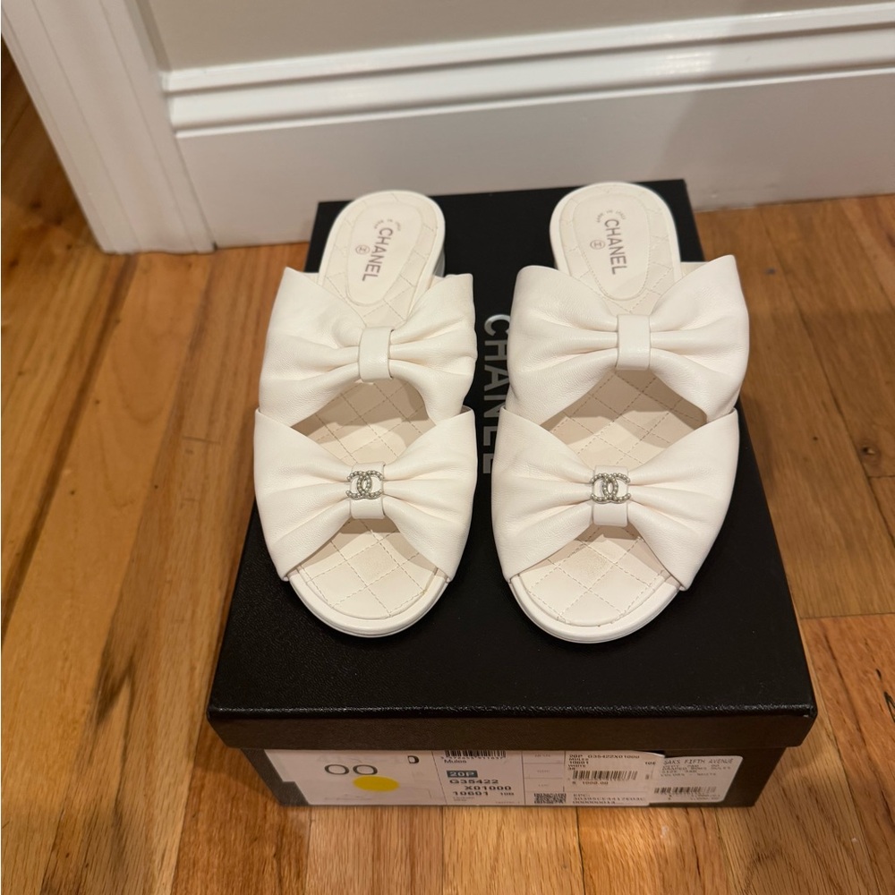 CHANEL Ivory Bow Slide Sandals